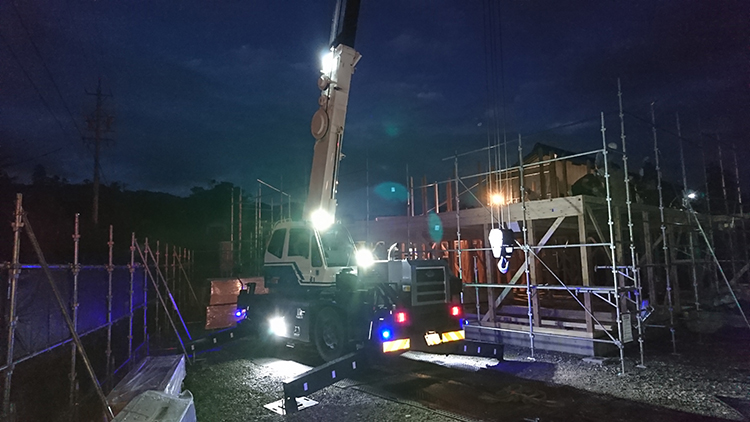 クレーン車・48w作業灯利用写真