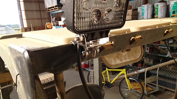 作業灯ステー（挟み込み式）