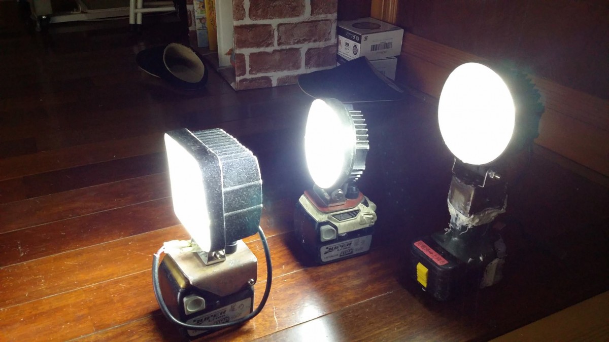 自作・充電式作業灯点灯写真
