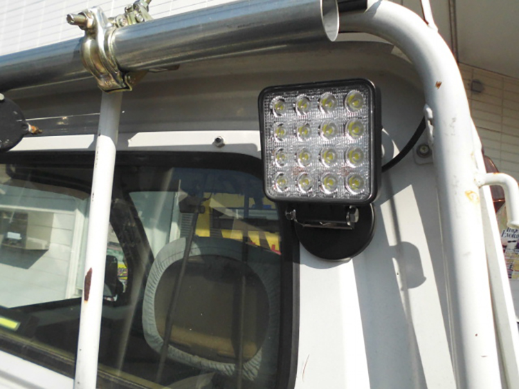 作業灯 ledマグネット 軽トラ設置事例